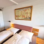 Petrisberg Apartment